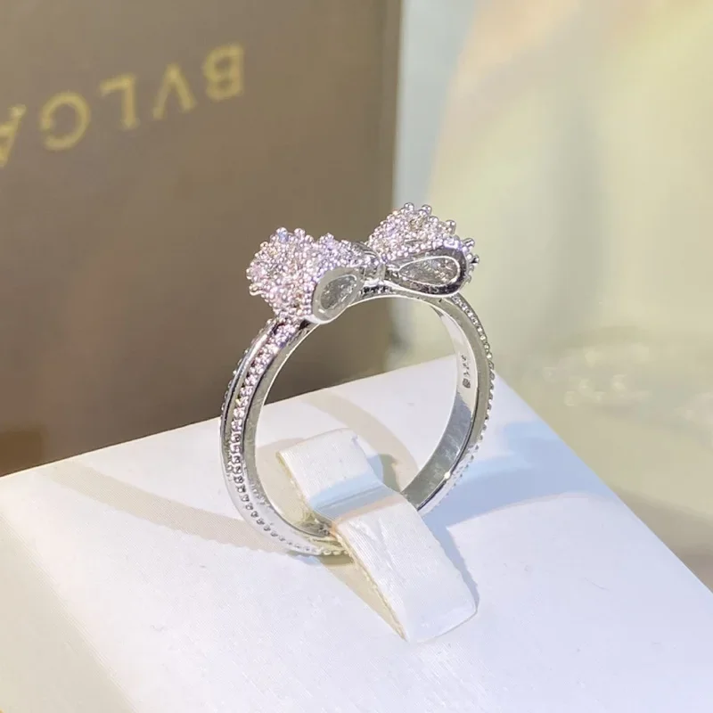 Tie Clip Silver - Bague à nœud fantaisie avec CZ