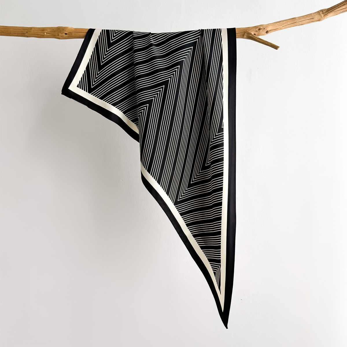 Bandana tendance 100% Soie de  - Ascot Neck Scarf avis et prix