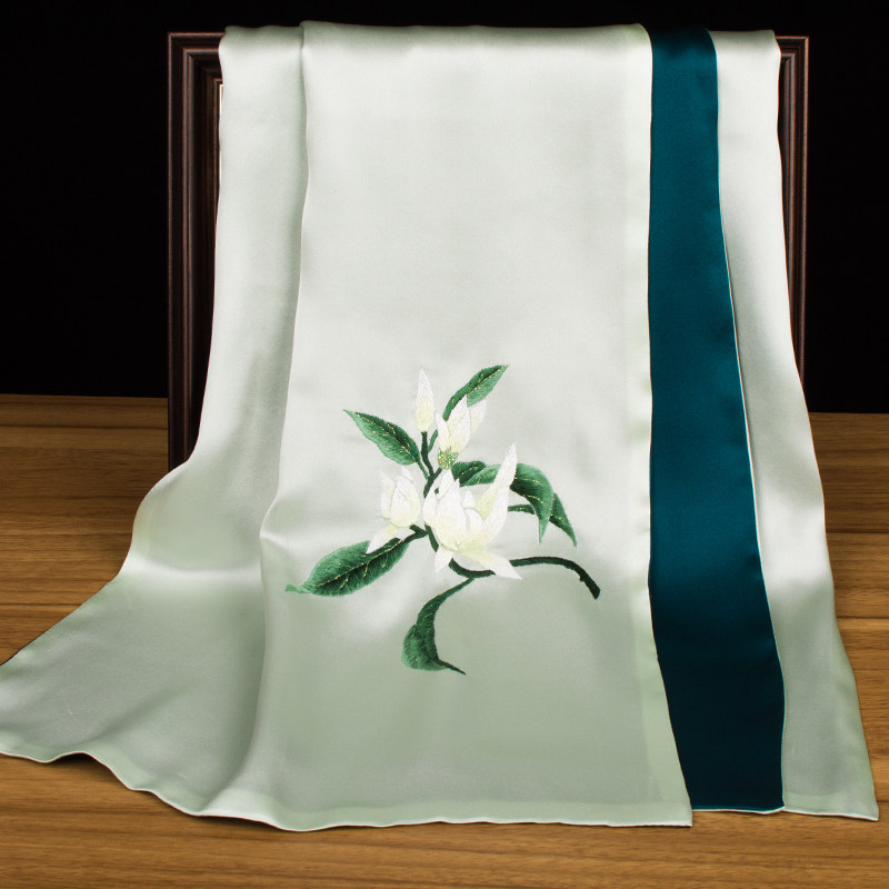 Écharpe en pure soie brodée de - Silk Neck Scarf avis et prix