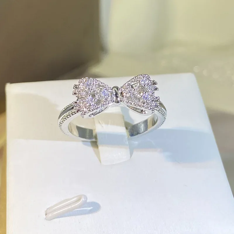 Bague à nœud fantaisie avec CZ - Tie Clip Silver avis et prix