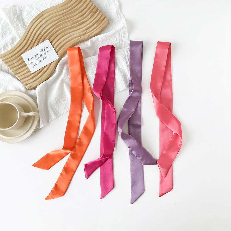 Foulard étroit en Satin de soi - Ascot Neck Scarf avis et prix
